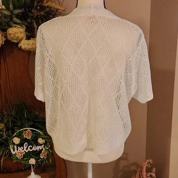 White shrug - Picture 3 of 4